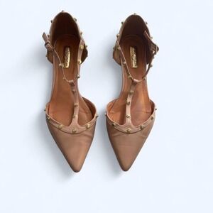 Halogen Olson pointytoe studded T-strap Flat patent leather woman flats‎ Sz 9